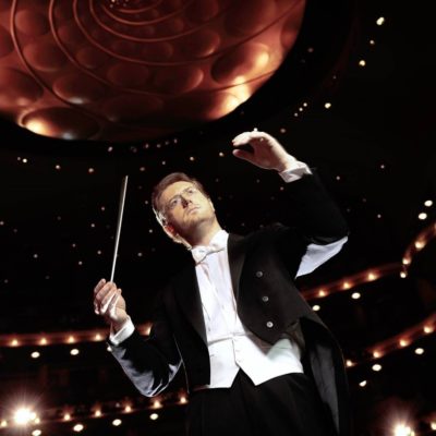 La Orquesta Sinfónica de la Región actúa en Murcia y Cartagena con la pianista Judith Jáuregui y bajo la batuta de Ramón Tebar