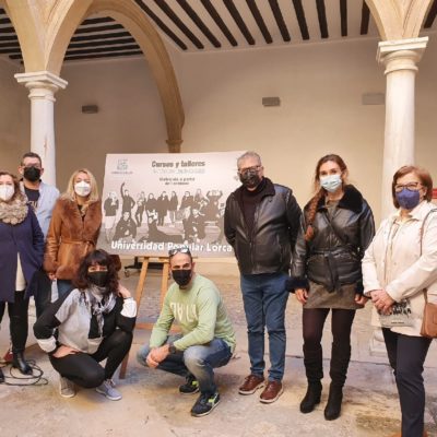 La Universidad Popular y la Escuela de Artes Plásticas y Escénicas de Lorca ofertan 1.100 plazas en 92 cursos