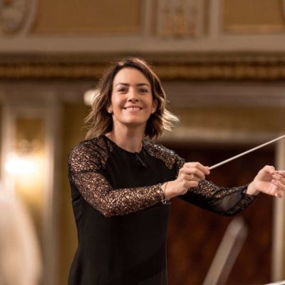 El Auditorio Víctor Villegas acoge el primer concierto en la Región de la carismática directora mexicana Alondra de la Parra