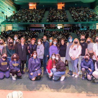 Las autoras finalistas del Premio Hache 2022 conversan con 1.400 jóvenes de Cartagena