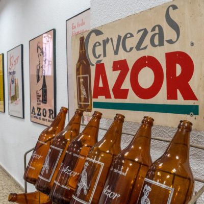 La cerveza El Azor vuelve a Cartagena con una exposición que repasa su historia