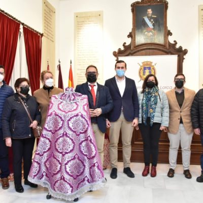 La Hermandad Virgen de las Huertas de Lorca estrenará esta Semana Santa un nuevo manto que formará parte de los de la Aurora