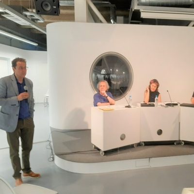 REGIÓN DE MURCIA | 
        El libro de artista de Sylvia Molina y su trabajo de investigación protagonizan los ‘Diálogos efímeros’ del Cendeac