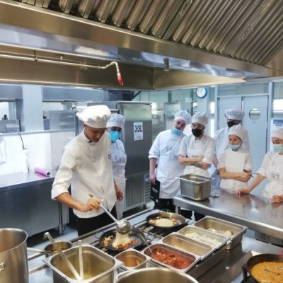 REGIÓN DE MURCIA | 
        La Comunidad convoca una nueva edición de becas ‘1.001 Sabores’ para potenciar la formación de los profesionales de la hostelería