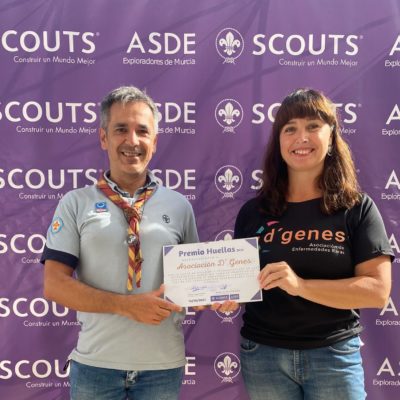 La Federación Scout de Exploradores de Murcia concede el I Premio Huellas a D´Genes por su labor en favor de las personas con enfermedades raras