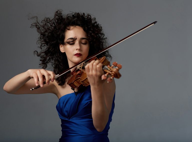 La Orquesta Sinfónica de la Región de Murcia recibe a la violinista rusa Alena Baeva en el Auditorio Víctor Villegas