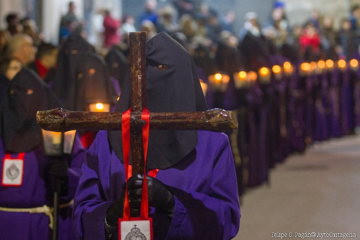 La primera procesión de España sale en la madrugada del Viernes de Dolores desde Cartagena