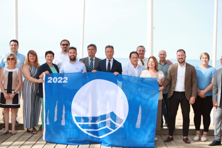 REGIÓN DE MURCIA | Turismo entrega las 34 banderas azules a las playas y puertos distinguidos de la Región