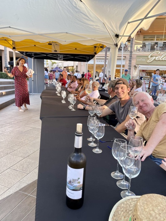 REGIÓN DE MURCIA | 
        Turismo y las Rutas del Vino impulsan una acción extraordinaria de promoción del enoturismo en la Zenia Boulevard