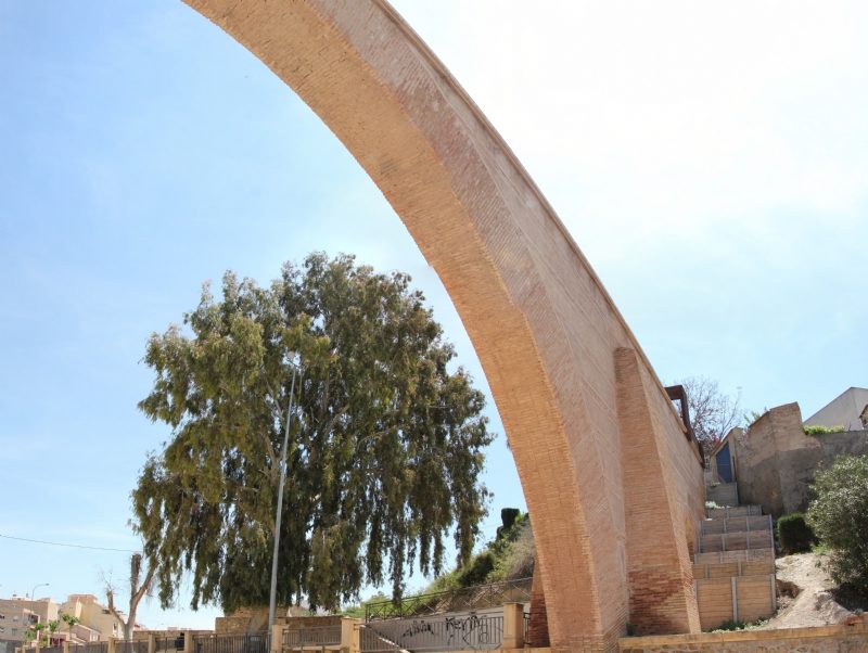 TOTANA | 
        Declaran desierto el proceso de licitación para la restauración del Arco de las Ollerías y la Fuente de San Pedro al no concurrir ninguna empresa