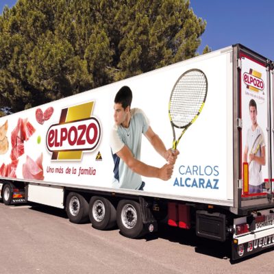 El Pozo Alimentación renueva el diseño de sus camiones con la imagen de Carlos Alcaraz