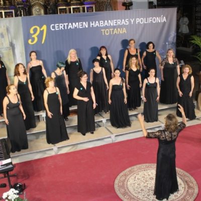 TOTANA | 
        La calidad de los grupos corales y el éxito organizativo se abrazan para dar renombre al XXXI Certamen de Habaneras y Polifonía, en el emblemático emplazamiento de la parroquia de Santiago