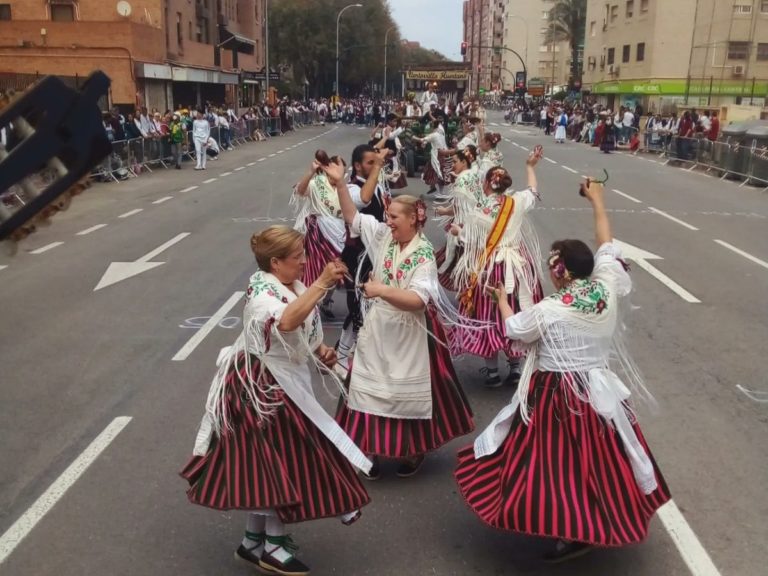 TOTANA | La Asociación Folclórica Peña “La Mantellina” convoca a los ciudadanos a colaborar en un proyecto para la recuperación de los trajes tradicionales