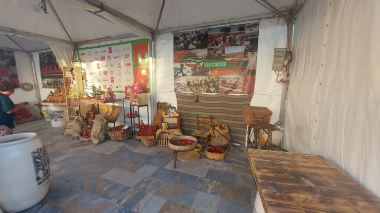 TOTANA | Comienza la I Feria Regional del Pimentón que aglutina, durante este fin de semana, un amplio programa de actividades gastronómicas, lúdicas y formativas