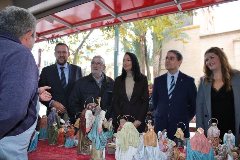 NAVIDAD | La Muestra de Artesanía de Navidad de la Región de Murcia acoge 84 stands con oficios tradicionales, regalos, alimentación y belenes