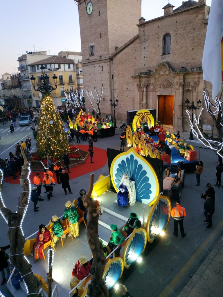 TOTANA | Más de una veintena de niños y niñas acompañarán a los pajes de SSMM los Reyes Magos en la Cabalgata tras ser elegidos en el sorteo del Buzón Real