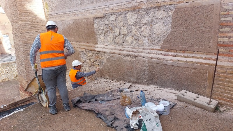 TOTANA | Las obras de restauración del Arco de las Ollerías, Fuente de San Pedro y su entorno finalizarán a principios del próximo año