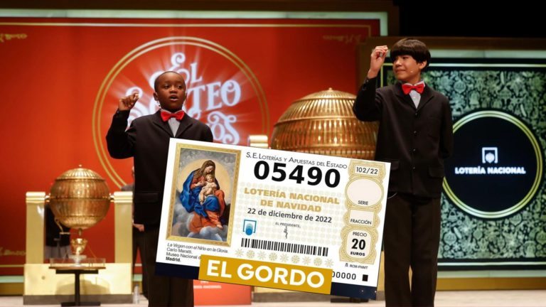 NAVIDAD | El Gordo de la Lotería de Navidad cae en la Región de Murcia
