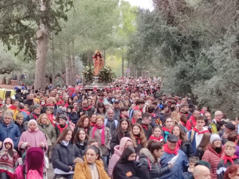 TOTANA | Cerca de 10.000 personas acompañan la imagen de Santa Eulalia de Mérida en su tradicional romería de bajada a Totana tras dos años sin romerías por la pandemia