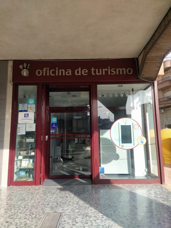 ALHAMA DE MURCIA | La oficina de Turismo mejora su accesibilidad y competitividad con dispositivos interactivos 24 h/365 días