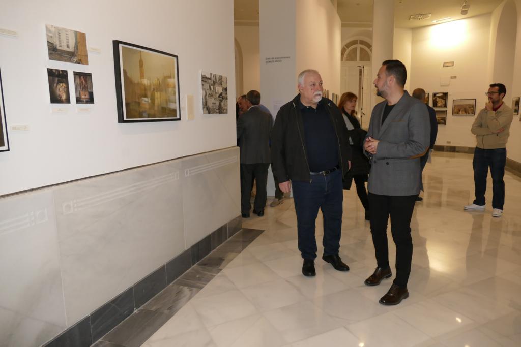 CARTAGENA | Díaz Burgos hace un recorrido fotográfico por la vida de su abuelo en su nueva exposición