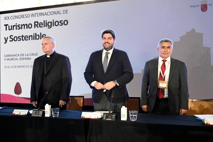 REGIÓN DE MURCIA | 
        López Miras inaugura el congreso que hace de la Región “la capital mundial del turismo religioso” y afirma que “estamos volcados con el Año Jubilar”