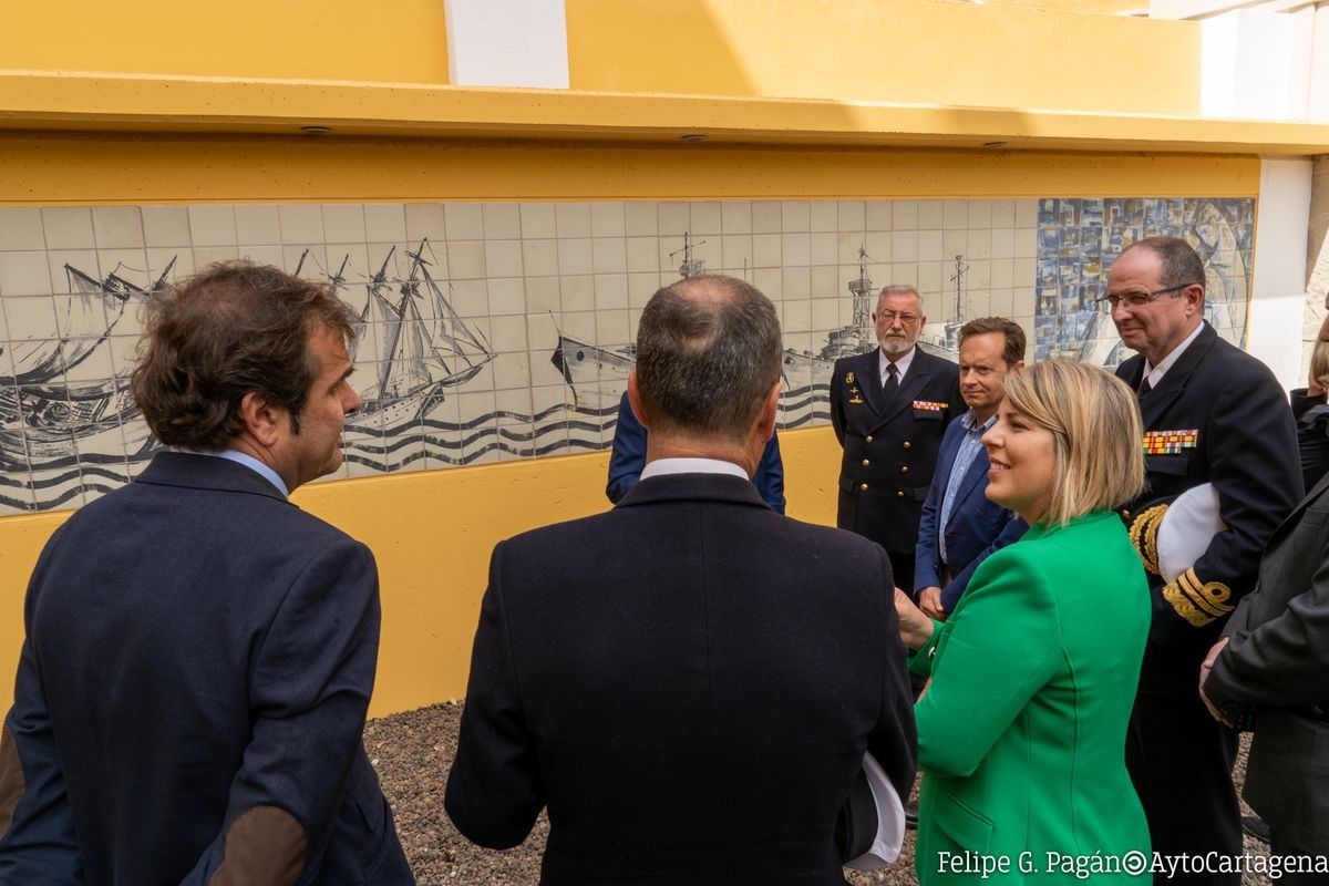 CARTAGENA | El Ayuntamiento recupera el mural cerámico original del submarino de Isaac Peral