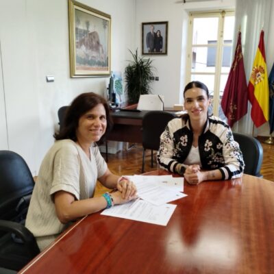 CULTURA | Alhama apuesta por la cultura y tradición con la firma del convenio con el Grupo de Coros y Danzas Virgen del Rosario