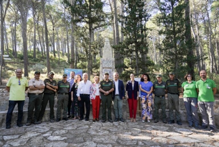 TURISMO | El Ayuntamiento de Alhama de Murcia celebra el centenario de Ricardo Codorníu con la restauración de su busto en Sierra Espuña
