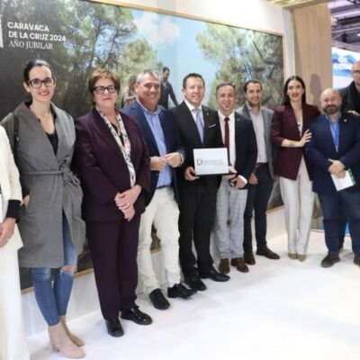 CULTURA | 
        La Mancomunidad de Sierra Espuña expone sus nuevos productos turísticos en FITUR y recibe la distinción de Destino Turístico Inteligente
