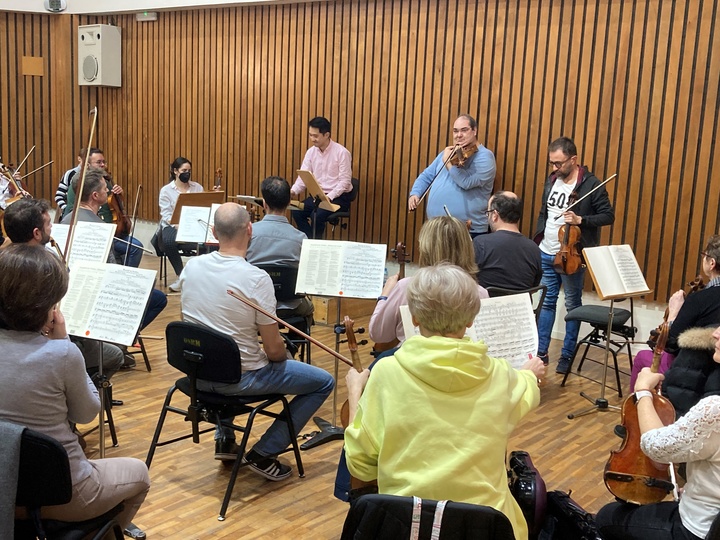 CULTURA | 
        La Orquesta Sinfónica recibe este sábado al violista murciano de la Filarmónica de Berlín, Joaquín Riquelme, que interpretará a Berlioz