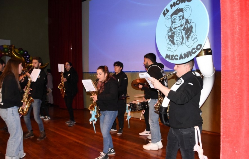 CULTURA | 
        Fin de semana cargado de actividades del Carnaval; con el desfile en El Paretón, el pasacalles y el gran pregón en el que se entregará la Máscara de Oro y se proclamará la Musa y Don Carnal Infantil