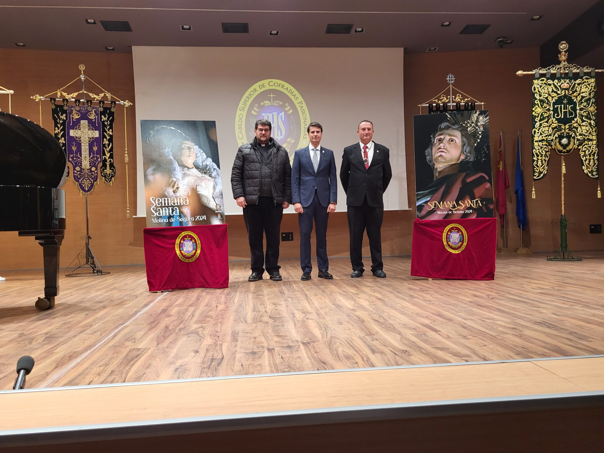 El Cabildo Superior de Cofradías y el Ayuntamiento de Molina de Segura presentan el cartel y la revista de la Semana Santa 2024