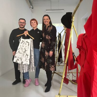 La diseñadora Alexandra Cánovas del Rey expone en el Centro Párraga su investigación y reinterpretación del traje regional huertano