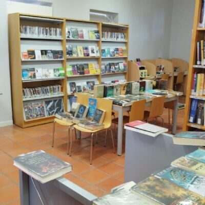 La Biblioteca Municipal «Mateo García» de Totana elabora varias guías de lectura para el verano que recogen las últimas novedades tanto en adultos como en infantil y juvenil