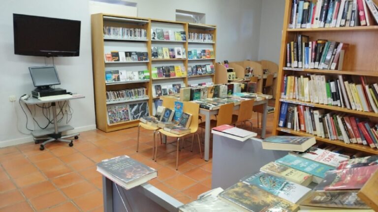 La Biblioteca Municipal “Mateo García” de Totana elabora varias guías de lectura para el verano que recogen las últimas novedades tanto en adultos como en infantil y juvenil
