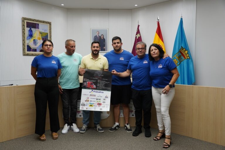 El Ayuntamiento y la Asociación Mosqueteiros Rebeldes presentan la I Concentración de camiones en Alhama de Murcia