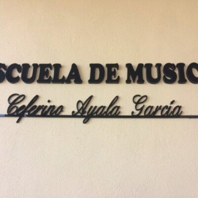 Aprueban el procedimiento para la adquisición de diverso material destinado a la Escuela de Música, la Sala de Estudios «Munuera y Abadía» y el área de Juventud de Totana