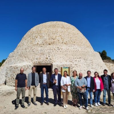 El concejal de Patrimonio y Turismo de Alhama de Murcia, Ginés José Muñoz, presente en el acto de reconocimiento europeo a la restauración de los Pozos de la Nieve