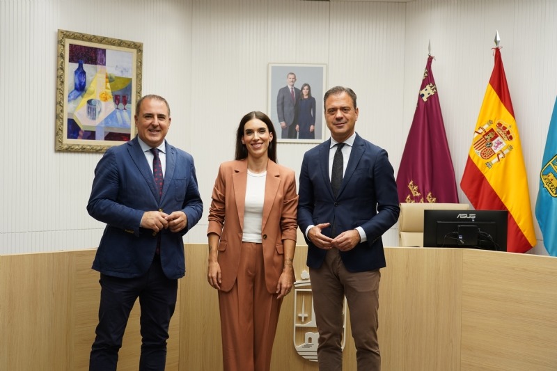 Alhama de Murcia recibirá casi 600.000 euros de la Comunidad para un nuevo Centro de Atención Temprana y la remodelación de las piscinas municipales