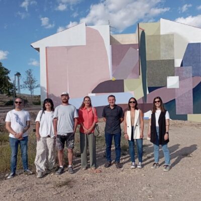 Finaliza la realización del mural de grandes dimensiones en Totana que se enmarca dentro de Abstracta, Programa de Arte Abstracto en la Región de Murcia