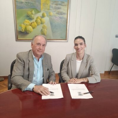 El Ayuntamiento de Alhama de Murcia firma un nuevo convenio de colaboración con la Junta de Cofradías y Hermandades Pasionarias