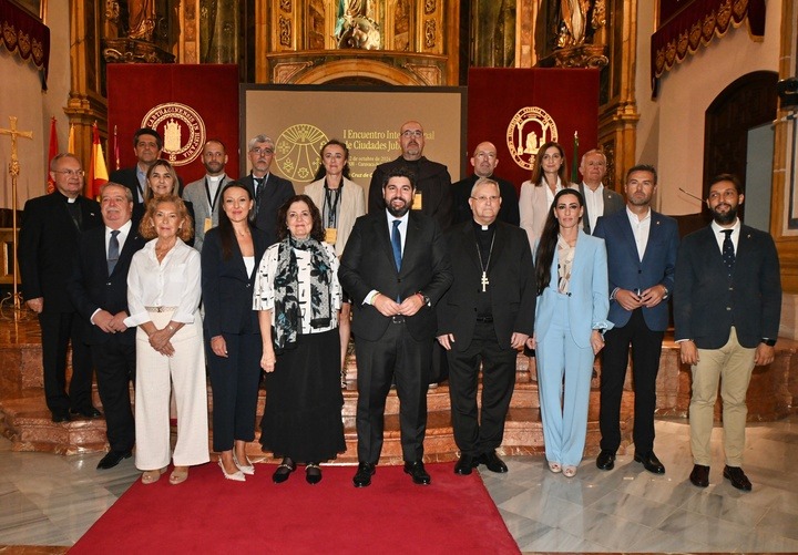 López Miras: “Es un hito que la Región acoja el primer Encuentro Internacional de Ciudades Jubilares”