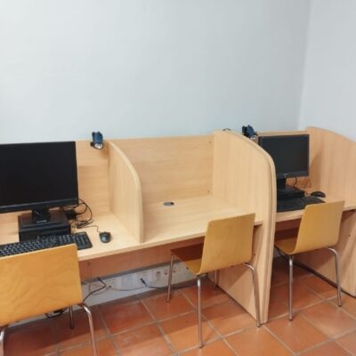 Se renuevan los ordenadores de uso público instalados en la Biblioteca Municipal «Mateo García»